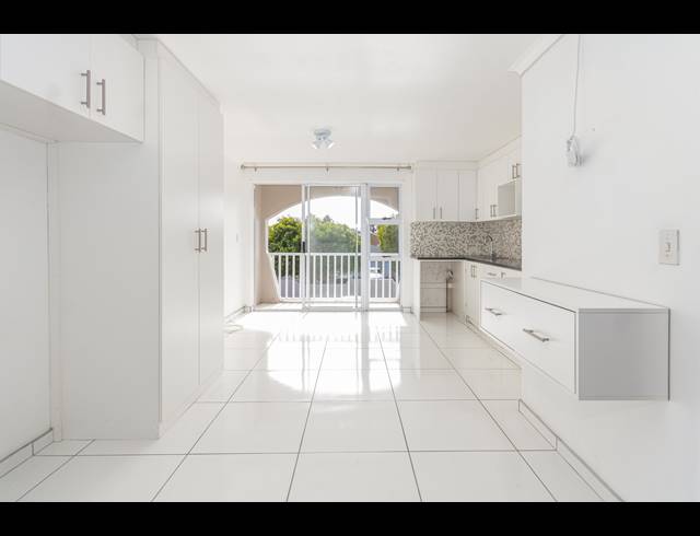 1 BEDROOM APARTMENT SOLD IN BLOUBERG SANDS